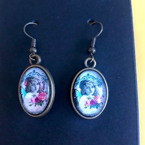 5/$30Victorian earrings handmade by RLDesigns🇨🇦